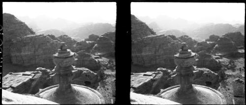 [Huge ornament topping the Dier, the view looking across to Jebe Haroun] [picture] : [Egypt, World War II] / [Frank Hurley]