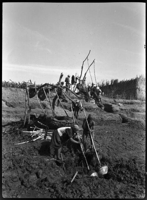 Scene on the bank the Nile near Luxor, [2] [picture] : [Egypt, World War II] / [Frank Hurley]