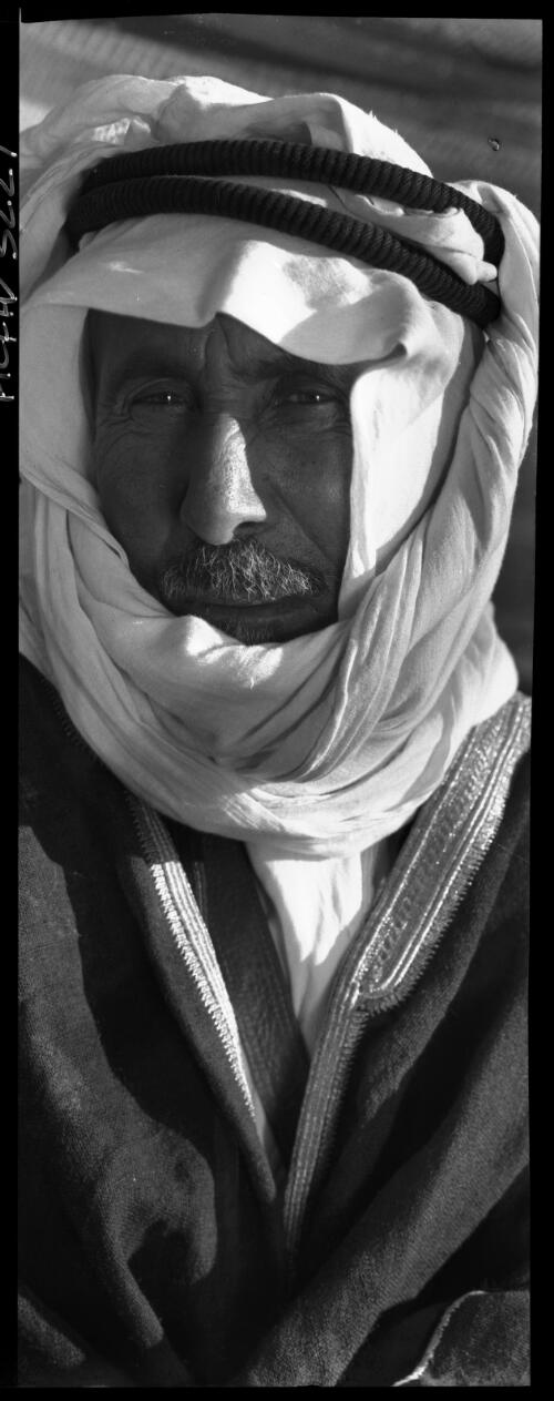 Bedouin Kersak, Transjordan, Sheik Farhan Mijali, Mijali being the tribal name [picture] : [Portrait Studies, Libya, World War II] / [Frank Hurley]
