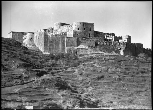 Crac des Chevaliers Crusader Castle Syria [view of castle exterior] [picture] / [Frank Hurley]