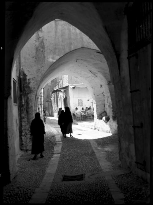 Scene in old Sidon Syria [World War II] [picture] / [Frank Hurley]