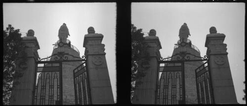 Stereos taken in the early spring on the heights above Junai village [looking up to the back of the statue, a gateway in the foreground, World War II] [picture] / [Frank Hurley]