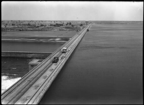 [The great Sennar dam, 1] [picture] : [Sudan, World War II] / [Frank Hurley]