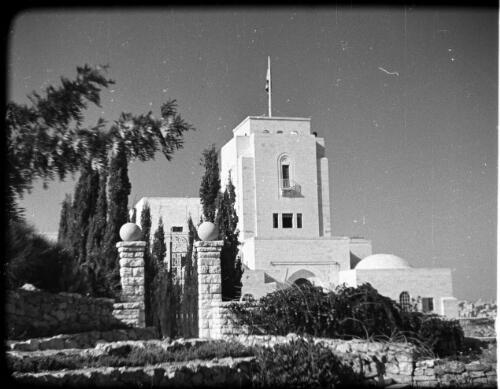 Modern Jerusalem, Government House & the Administrator Cunningham [exterior view of Government House] [picture] / [Frank Hurley]