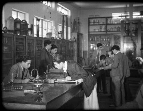 The Arabic College Jerusalem [science laboratory] [picture] / [Frank Hurley]