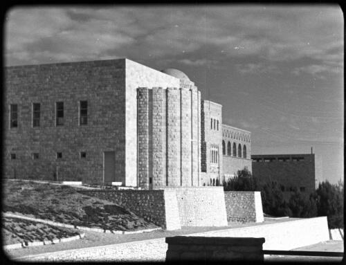 The Hebrew Medical School University Library [Jerusalem, exterior view of building] [picture] / [Frank Hurley]