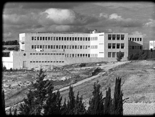 The Hebrew Medical School University Library [Jerusalem, general view of the exterior] [picture] / [Frank Hurley]