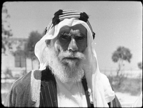 Beersheba [study of a man, Palestine, 1] [picture] / [Frank Hurley]