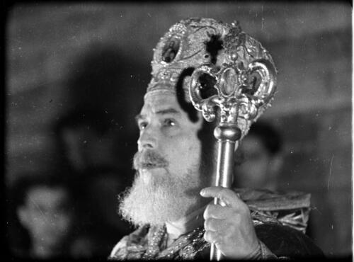 [Portrait of Greek Orthodox priest in profile] [picture] / [Frank Hurley]