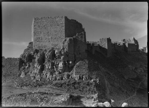 [Remains of unidentified Crusader castle, Middle East] [picture] / [Frank Hurley]