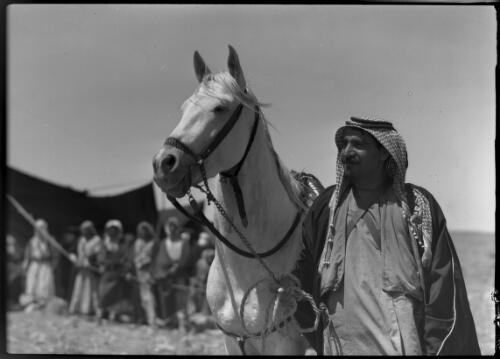 [Arab with horse] [picture] / [Frank Hurley]