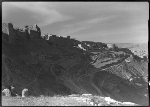 [General view of remains of unidentified Crusader castle, Middle East] [picture] / [Frank Hurley]