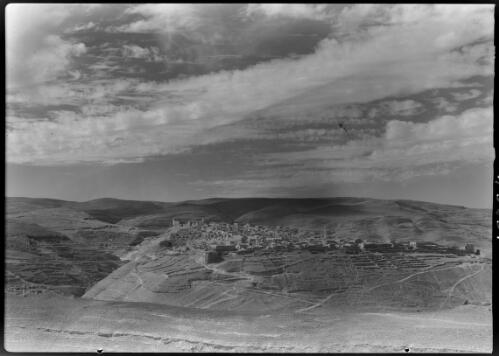 El Kerak, Transjordan [picture] : [Jordan] / [Frank Hurley]