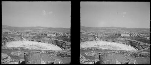 Stereos, Jerash [distant view of amphitheatre] [picture] : [Jordan] / [Frank Hurley]