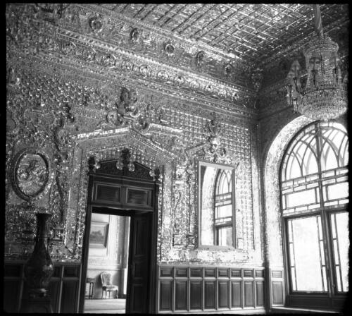 Mirror Room in Golestan Teheran [Tehran, World War II] [picture] : [Iran] / [Frank Hurley]