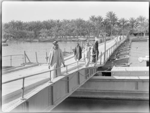 Pontoon Bridge across the Euphrates at Qurna [ca. 1940-1946] [picture] : [Iran] / [Frank Hurley]