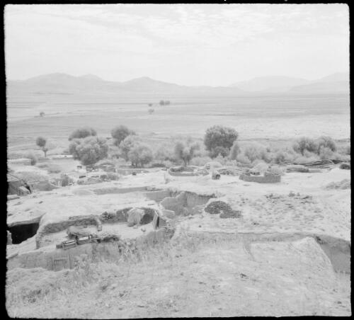 Village scenes near Kermanshah [World War II, 2] [picture] : [Iran] / [Frank Hurley]