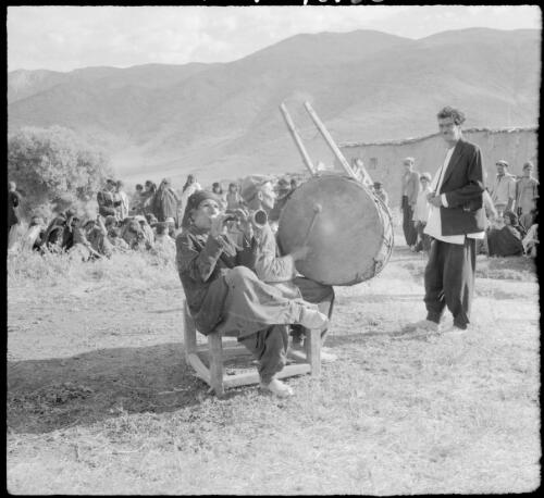 Village scenes near Kermanshah [playing music, World War II] [picture] : [Iran] / [Frank Hurley]