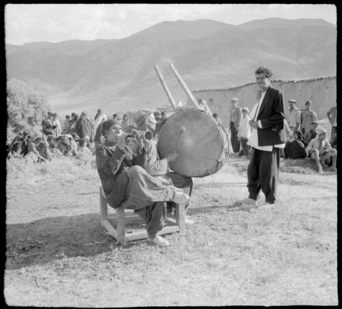 Village scenes near Kermanshah [playing music] [picture] : [Iran, World War II] / [Frank Hurley]