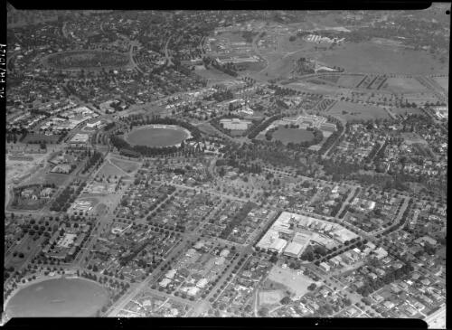 Aerial view of the Canberra suburbs, Griffith and Kingston, Australian Capital Territory] [picture] / Frank Hurley