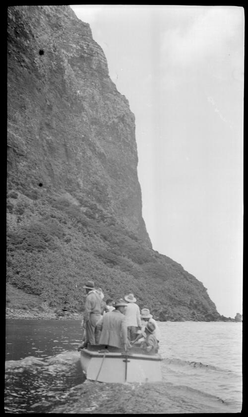 [Group of unidentified people in a motorboat, Lord Howe Island, 2] [picture] / [Frank Hurley]