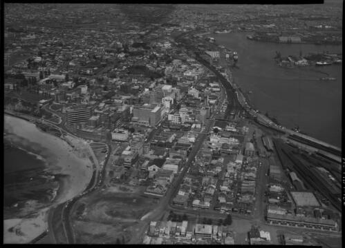 Aerial view of Newcastle Beach and Hunter River, Newcastle, New South Wales, 2 [picture] / Frank Hurley