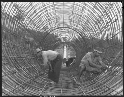 [Construction of an unidentified dam, Tasmania, 3] [picture] / [Frank Hurley]