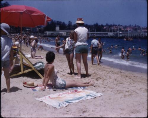 [People on Manly Beach, New South Wales, 1] [transparency] / [Frank Hurley]