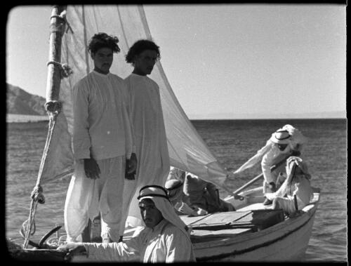 Aquaba, Jordan [sailors and passengers on a felucca, 2] : [Trans-Jordan, World War II] [picture] / [Frank Hurley]