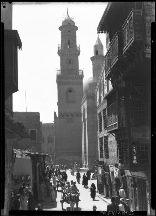 Mosque Qalaun Musky Cairo [picture] : [Cairo, Egypt, World War II] / [Frank Hurley]