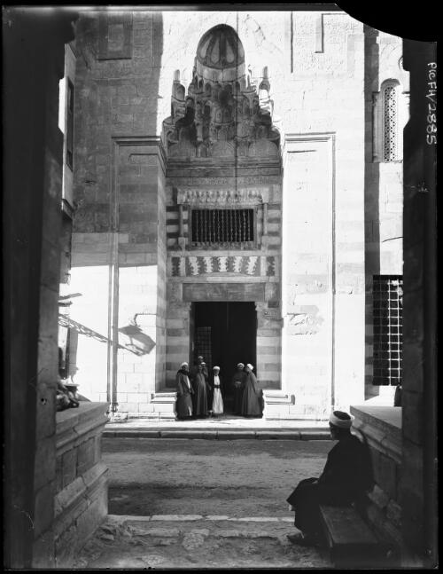 [Mosque entrance, Cairo] [picture] : [Cairo, Egypt, World War II] / [Frank Hurley]
