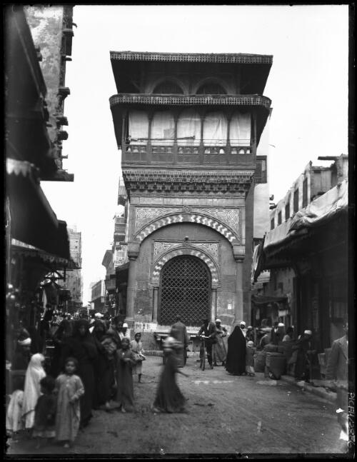 [Street with ornate building, Cairo] [picture] : [Cairo, Egypt, World War II] / [Frank Hurley]