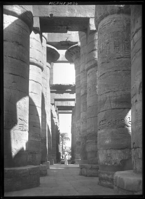 [Hypostyle Hall temple of Amen-Ra] [picture] : [Egypt, World War II] / [Frank Hurley]