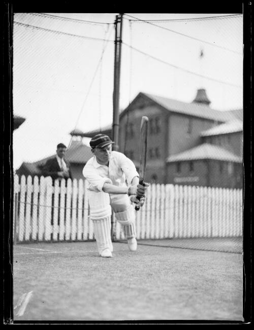 Cricketer Sid Hird batting, New South Wales, ca. 1930s [picture]