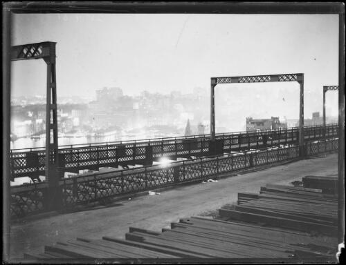 Milson's Point railway station during the construction of Sydney Harbour Bridge, New South Wales, ca. 1926 [picture]