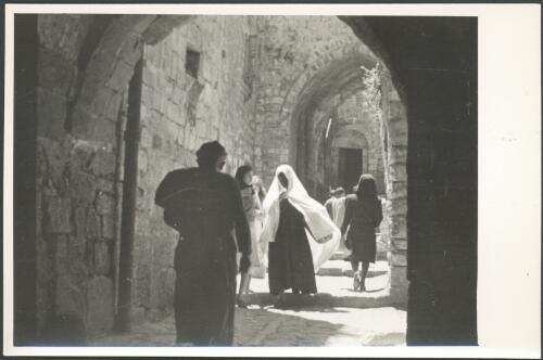 [Street scene, 3, Old City, Jerusalem. ] [picture] / [Frank Hurley]
