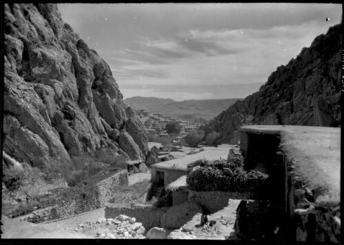 Karind, Iran, ca. 1943, 1 [picture] / [Frank Hurley]