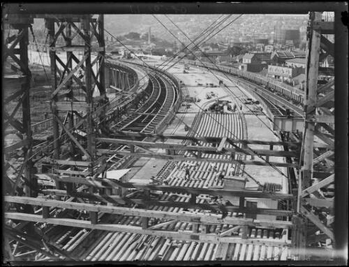 Sydney Harbour Bridge steelwork under construction, New South Wales, ca. 1928 [picture]