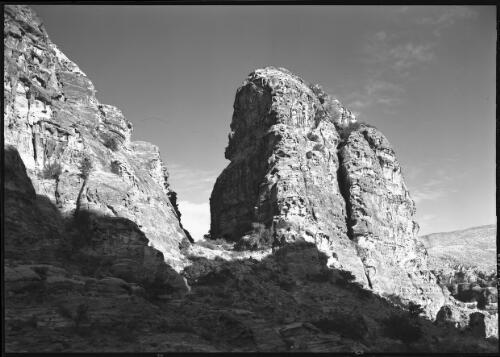 Petra [The rocks of Petra] [picture] : [Petra Valley, Jordan] / [Frank Hurley]