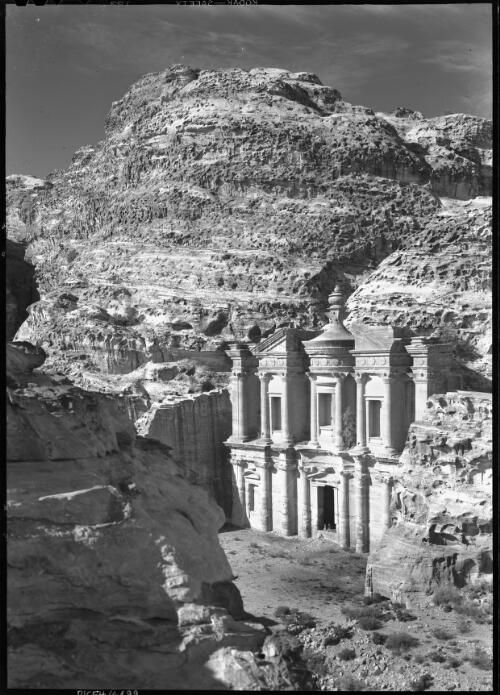 The beautiful rock temple tomb Kazneh Petra [picture] : [Petra Valley, Jordan] / [Frank Hurley]