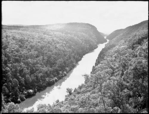 The Nepean from the Rock Mulgoa [picture] : [Blue Mountains, New South Wales] / [Frank Hurley]