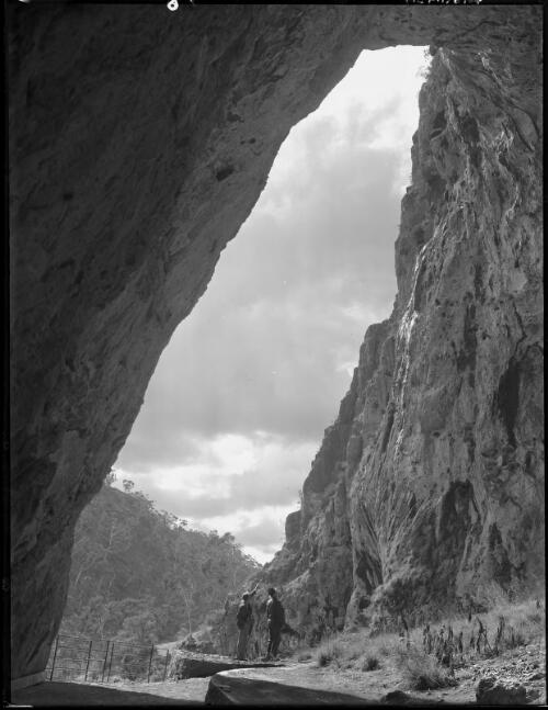 The Entrance [to Yarrangobilly Caves, New South Wales, also known as The Glory Arch] [picture] / [Frank Hurley]