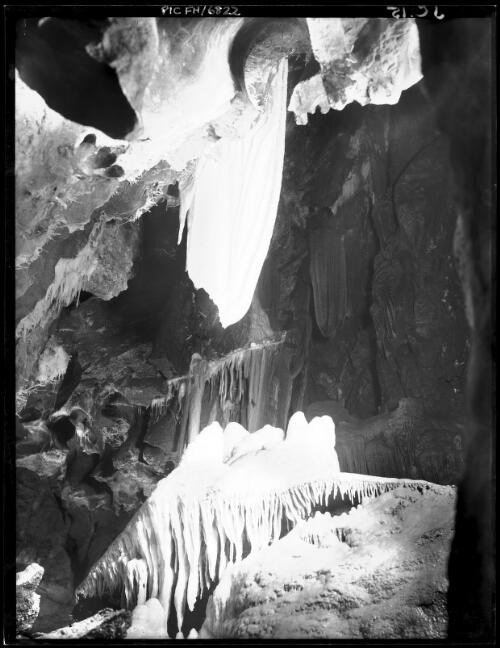 Angel's Wing & White Altar, Temple of Baal [picture] : [Jenolan Caves, New South Wales] / [Frank Hurley]