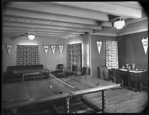 Club Room [Charlotte Pass] [picture] : [Kosciuszko, New South Wales] / [Frank Hurley]