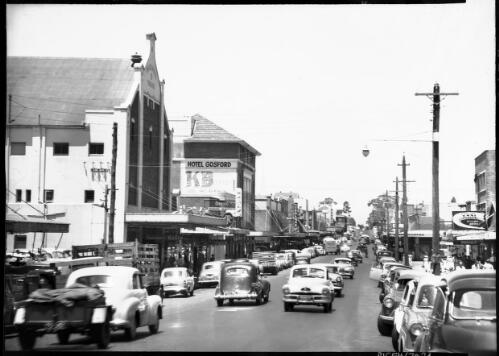 Gosford Main Street [picture] : [Central Coast, New South Wales] / [Frank Hurley]