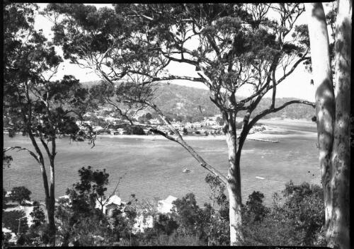 Looking across the Rip to Ettalong [picture] : [Central Coast, New South Wales] / [Frank Hurley]