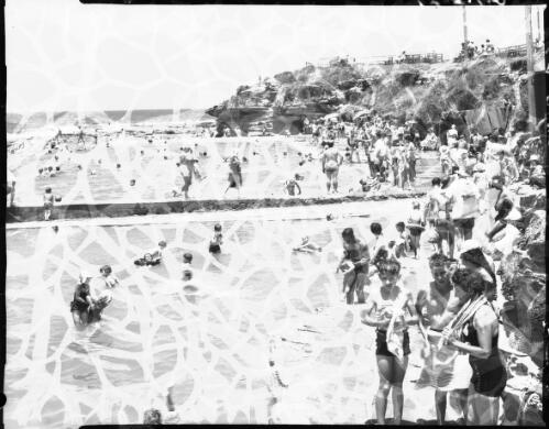 Swimming Pool at The Entrance [picture] : [Central Coast, New South Wales] / [Frank Hurley]