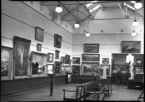 Manly Art Gallery [interior view of gallery] [picture] : [Manly, New South Wales] / [Frank Hurley]