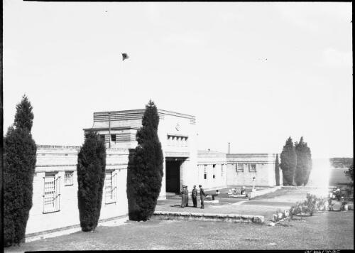 Manly Artillery School N Head [picture] : [Manly, New South Wales] / [Frank Hurley]