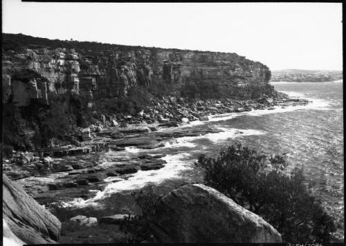 Blue Fish Manly [Headland] [picture] : [Manly, New South Wales] / [Frank Hurley]